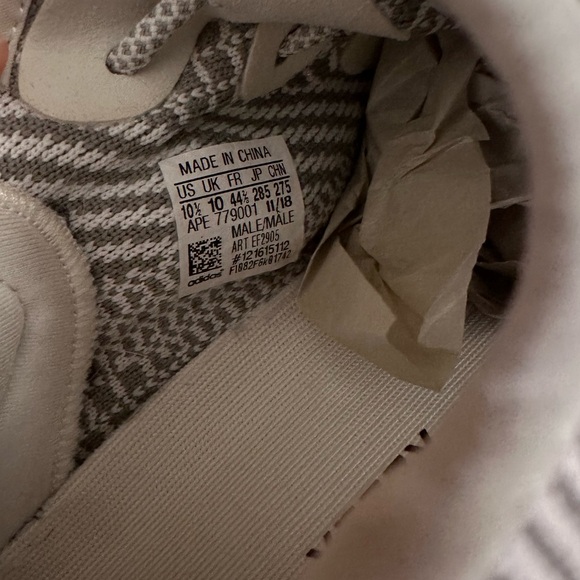 Yeezys boost 350 V2 Static (non-reflective) - Picture 7 of 8